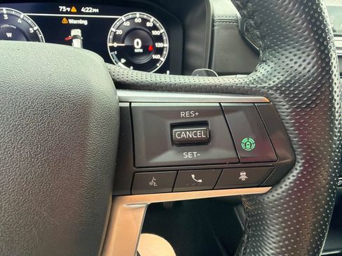Used 2024 Mitsubishi Outlander AWD image 28