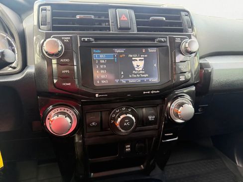 Used 2017 Toyota 4Runner TRD Off-Road Premium AWD/4WD image 18