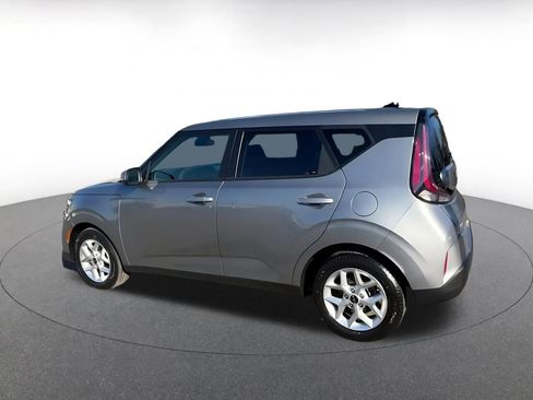 Used 2025 Kia Soul LX w/ LX Technology Package image 10