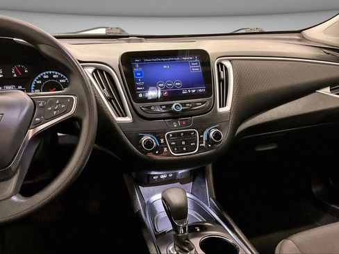 Used 2024 Chevrolet Malibu LT image 9