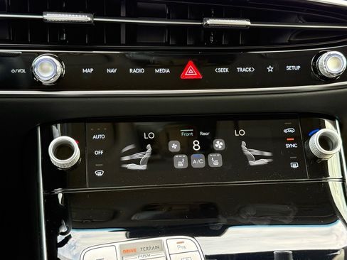 New 2026 Genesis GV70 2.5T image 16