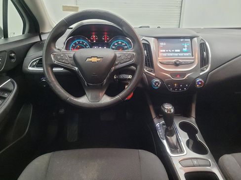 Used 2018 Chevrolet Cruze LT FWD image 22