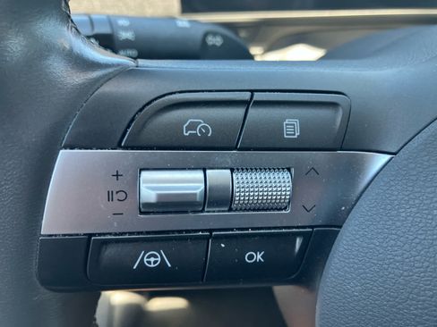 Used 2025 Hyundai Kona SEL FWD image 16