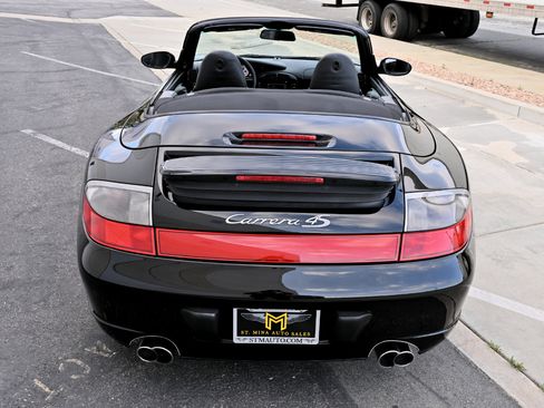 Used 2004 Porsche 911 Carrera 4S image 41