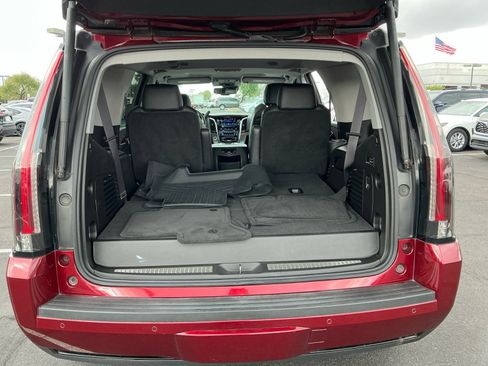 Used 2016 Cadillac Escalade Luxury image 31