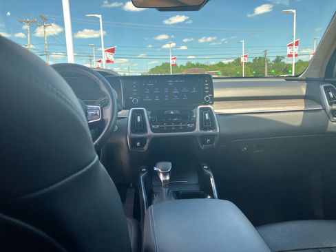 Used 2023 Kia Sorento S w/ Panoramic Sunroof Package AWD/4WD image 34