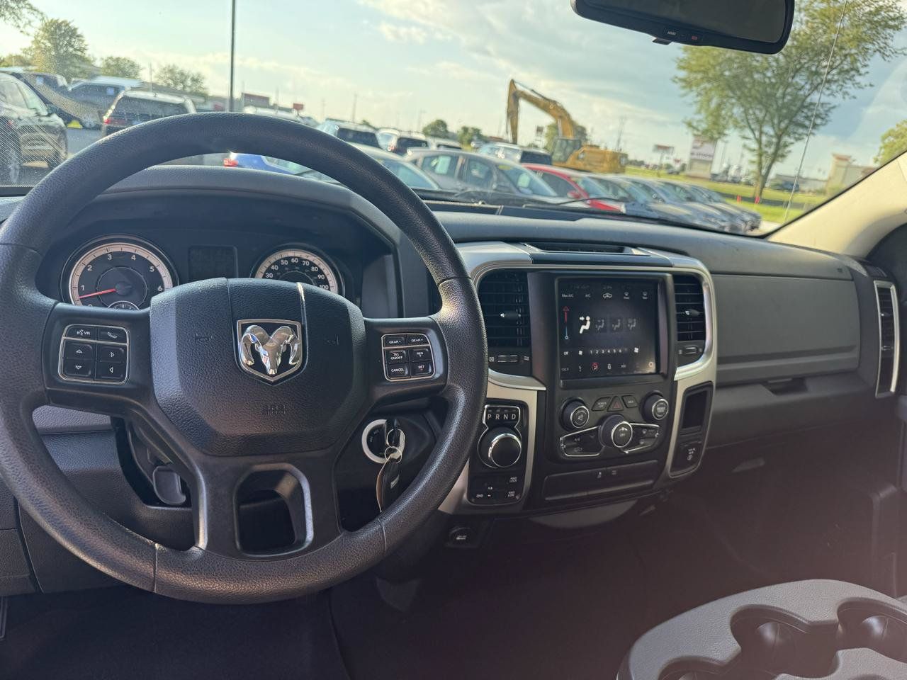 Used 2019 RAM 1500 Classic SLT AWD/4WD image 3