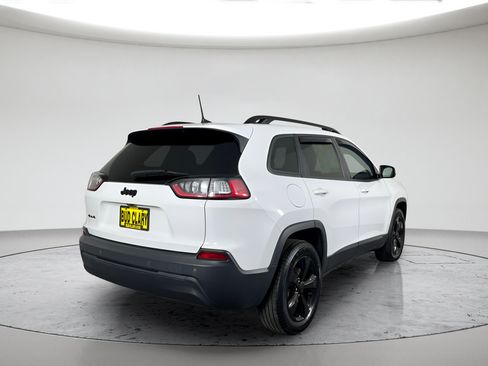 Used 2019 Jeep Cherokee Latitude Plus AWD/4WD image 3