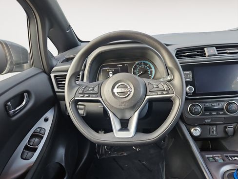 Used 2025 Nissan Leaf S FWD image 12