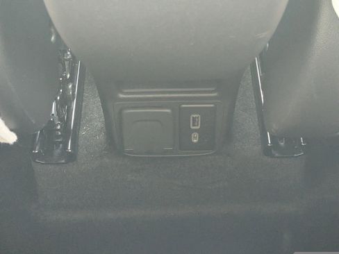 Used 2024 Buick Encore GX Avenir w/ Avenir Technology Package image 18