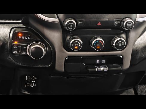 Used 2020 RAM 1500 Big Horn AWD/4WD image 9