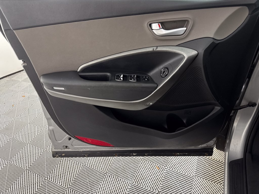 Used 2018 Hyundai Santa Fe SE FWD image 10