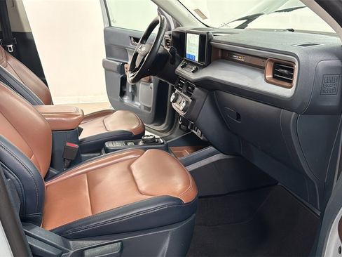 Used 2022 Ford Maverick Lariat w/ Lariat Luxury Package image 18