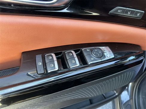 Used 2024 Kia Carnival SX image 13