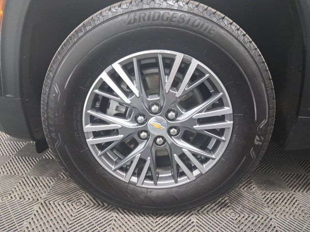 Used 2025 Chevrolet Traverse LT AWD/4WD image 8