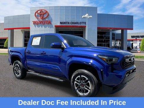 Used 2025 Toyota Tacoma TRD Sport AWD/4WD image 1