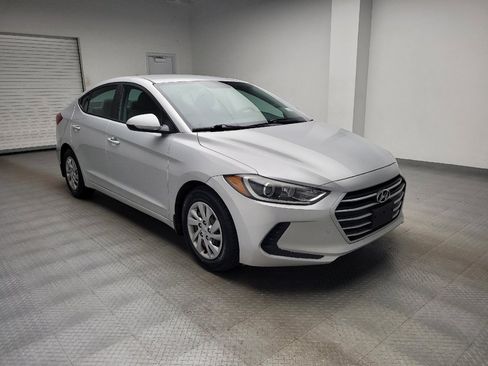 Used 2018 Hyundai Elantra SE FWD image 13