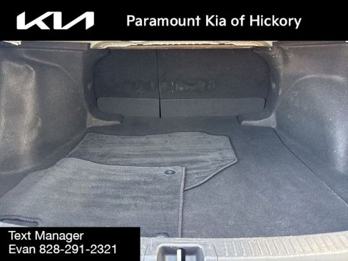 Used 2021 Toyota Corolla SE image 11