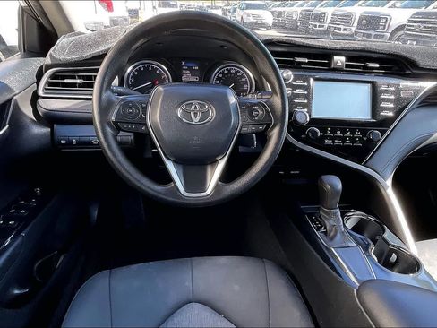 Used 2020 Toyota Camry LE FWD image 14