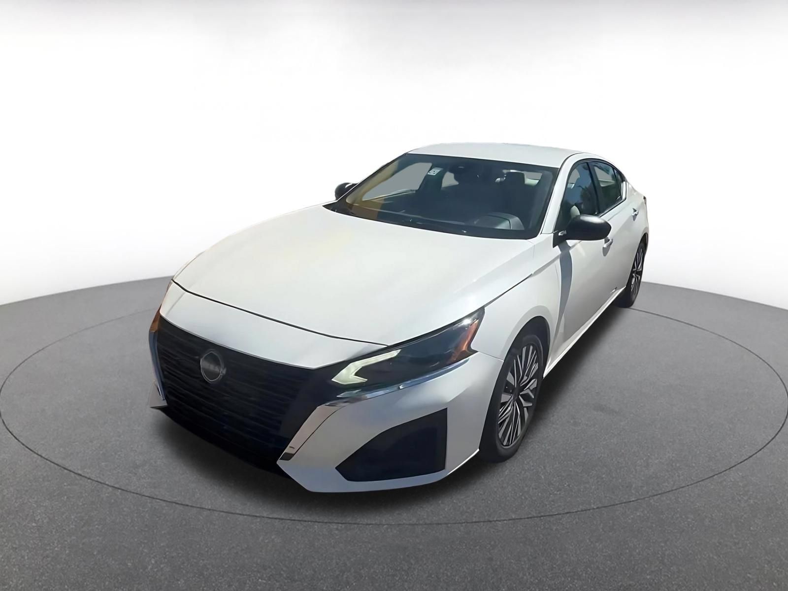 Used 2025 Nissan Altima 2.5 SV FWD image 6