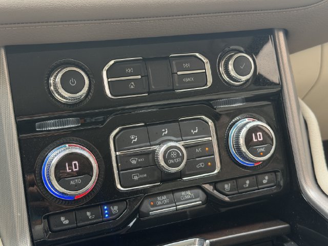 Used 2022 GMC Yukon Denali RWD image 32