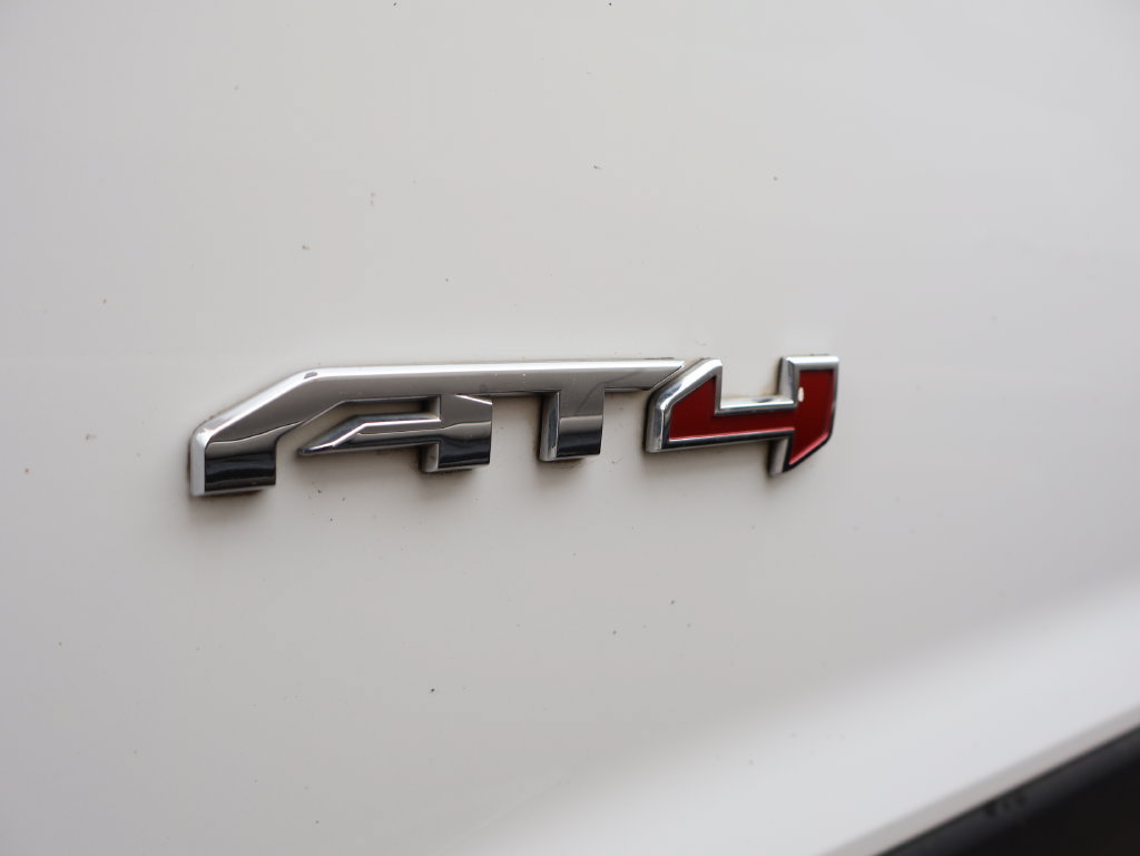 Used 2023 GMC Acadia AT4 w/ Technology Package AWD/4WD image 6