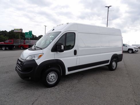 Used 2025 RAM ProMaster 3500 w/ Convenience Group FWD image 3