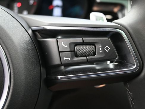 Used 2023 Porsche Macan image 19