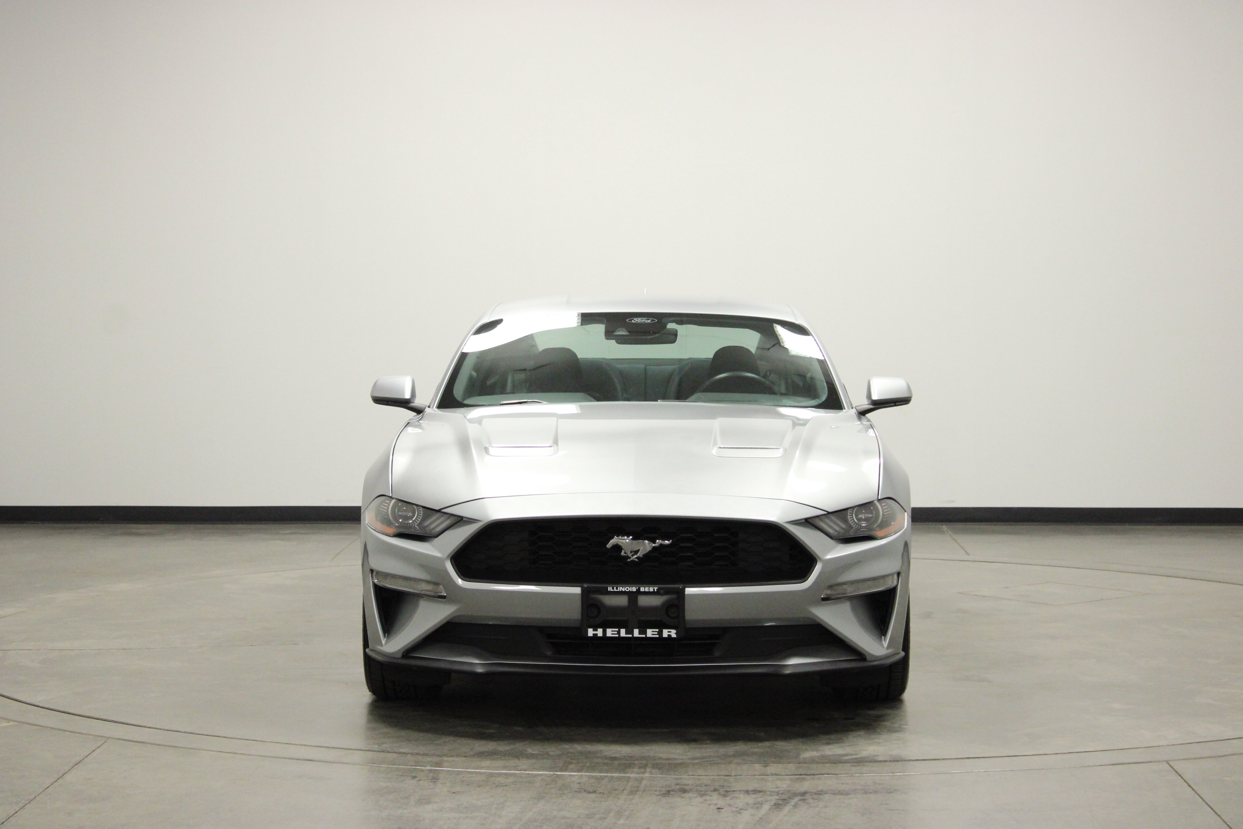 Used 2022 Ford Mustang Coupe RWD image 3