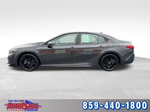 Used 2025 Toyota Camry SE image 13