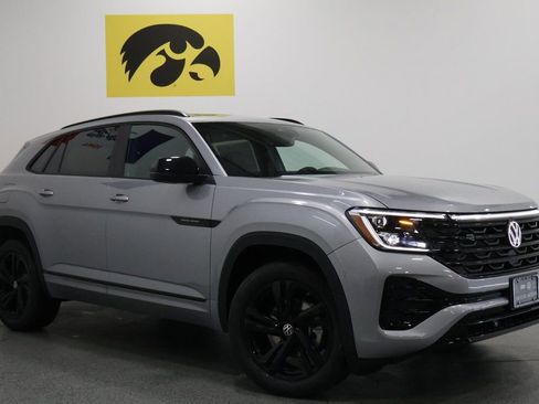 New 2026 Volkswagen Atlas Cross Sport SEL R-Line AWD/4WD image 2
