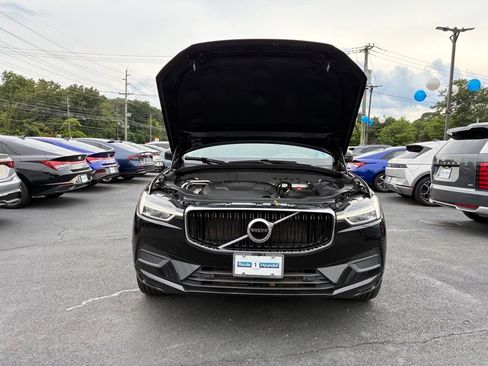 Used 2018 Volvo XC60 T5 Momentum w/ Vision Package AWD/4WD image 10
