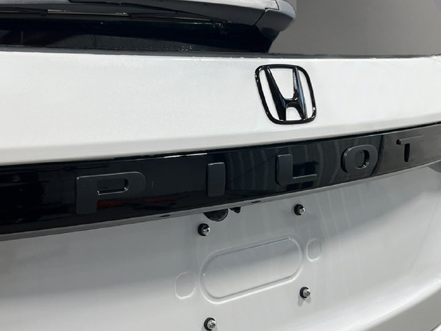 New 2026 Honda Pilot Touring image 7