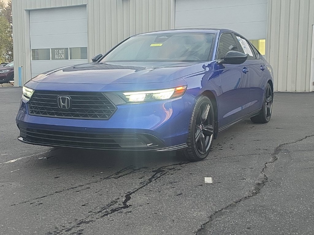 Used 2024 Honda Accord Sport image 3