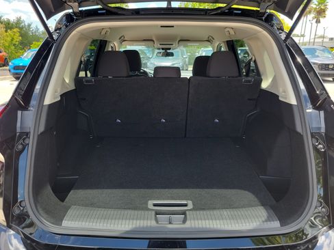 Used 2024 Nissan Rogue S FWD image 10