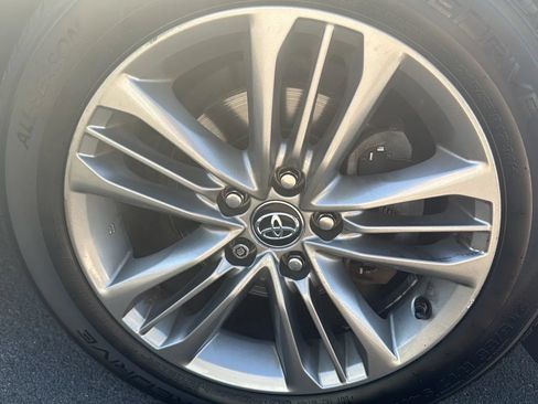 Used 2017 Toyota Camry SE FWD image 14