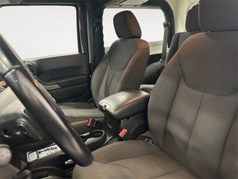 Used 2018 Jeep Wrangler Sport image 9