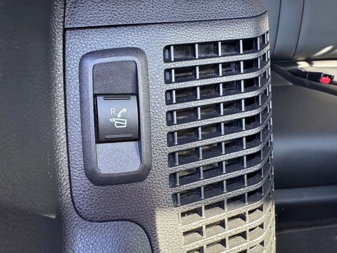 Used 2023 Toyota Sequoia Limited image 23