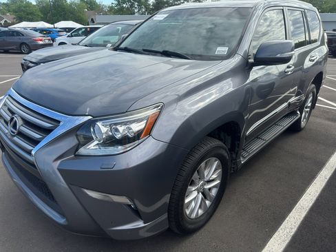 Used 2017 Lexus GX 460 Premium AWD/4WD image 3