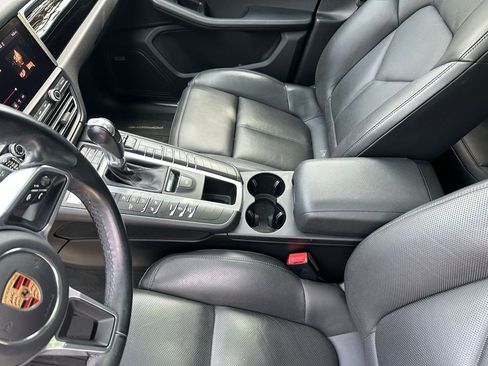 Certified 2020 Porsche Macan S AWD/4WD image 17