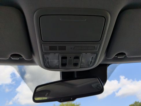 Used 2017 Honda Pilot Touring image 31