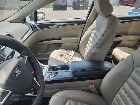 Used 2020 Ford Fusion SEL FWD image 9
