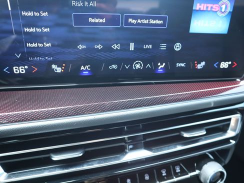 New 2026 Chevrolet Traverse Z71 w/ Enhanced Driving Package AWD/4WD image 6