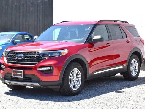Used 2020 Ford Explorer XLT w/ Equipment Group 202A AWD/4WD image 8