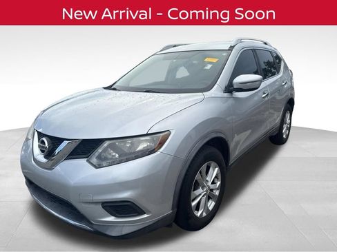 Used 2016 Nissan Rogue SV FWD image 2