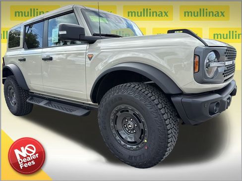 New 2025 Ford Bronco Badlands image 1