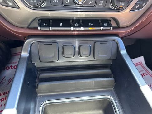 Used 2016 Chevrolet Silverado 2500 High Country w/ High Country Premium Package AWD/4WD image 18