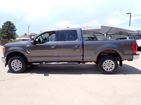 Used 2017 Ford F250 XLT w/ XLT Value Package AWD/4WD image 2