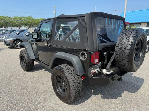 Used 2015 Jeep Wrangler Rubicon w/ Power Convenience Group AWD/4WD image 10