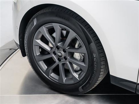 New 2025 Land Rover Range Rover Sport SE image 12